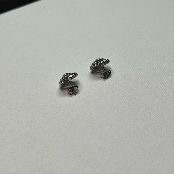 𝅺VINTAGE Silver-Tone Spiralled Stud Earrings - Picture 3 of 5